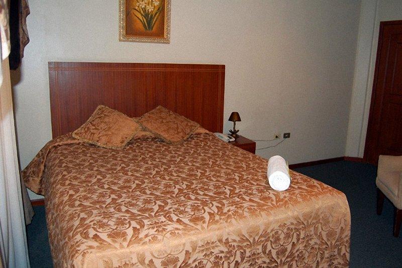 Hotel La Fontana Guayaquil Habitación foto